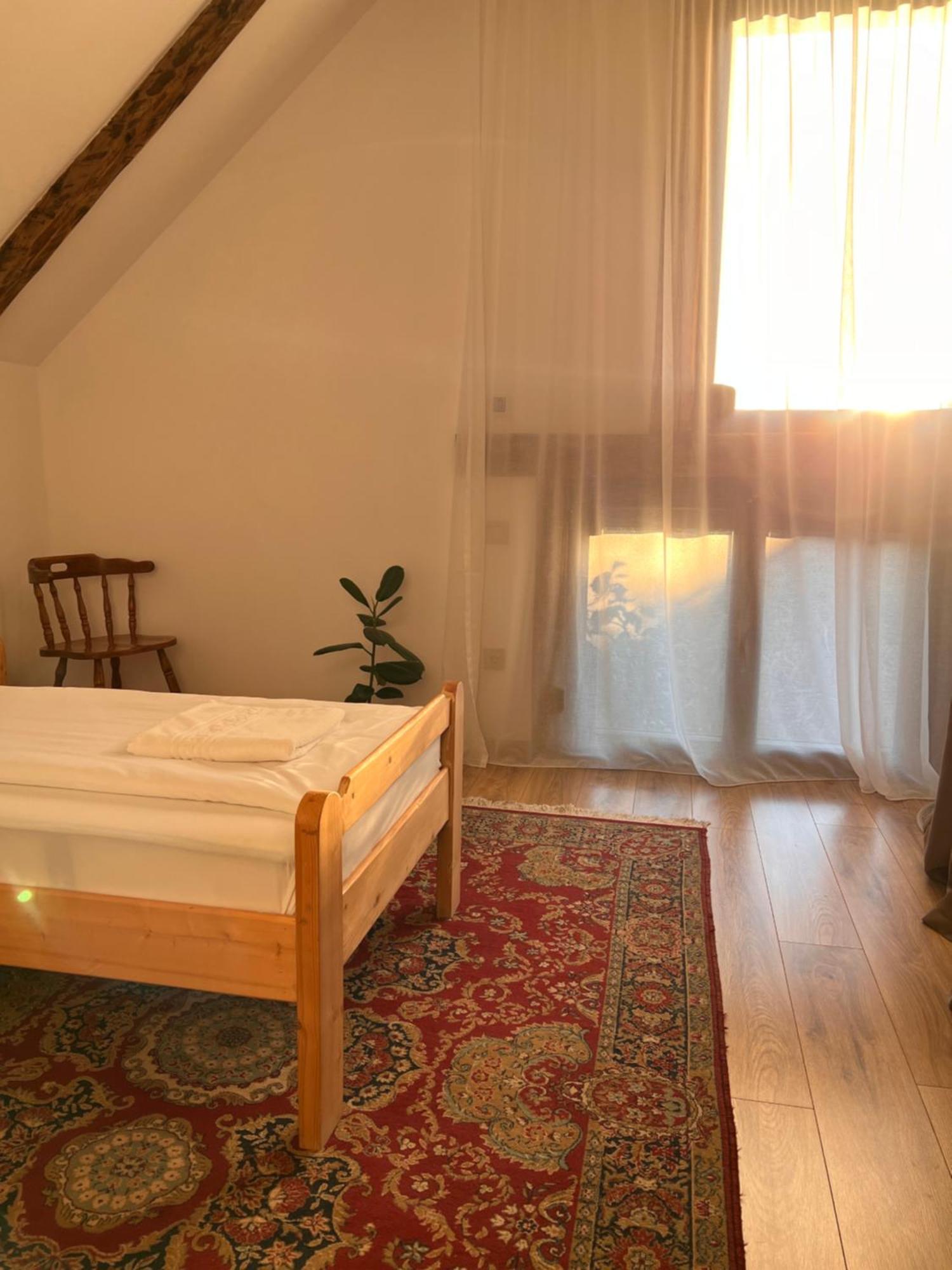 Racul Famives Vendeghaz Bed & Breakfast エクステリア 写真
