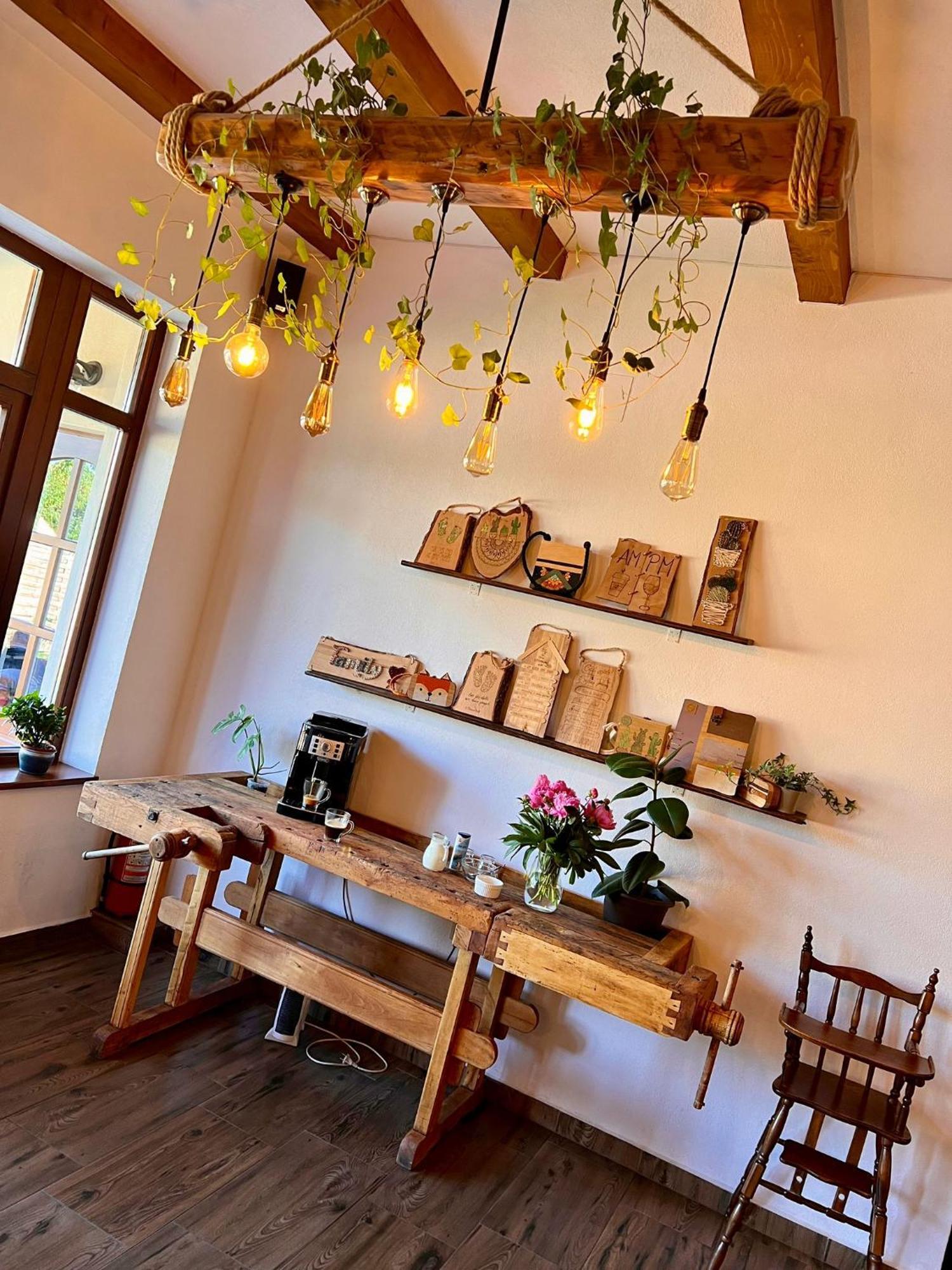 Racul Famives Vendeghaz Bed & Breakfast エクステリア 写真
