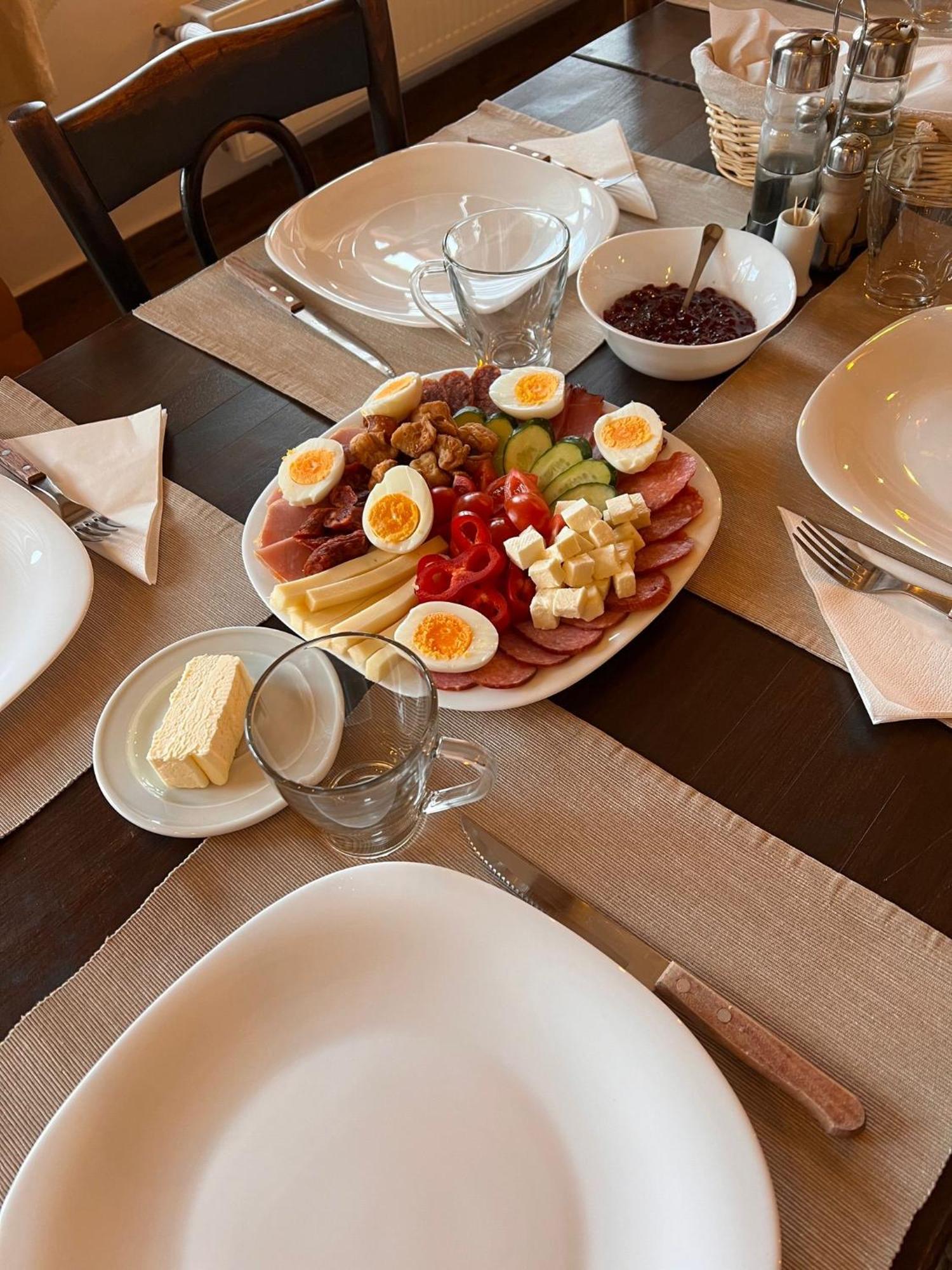 Racul Famives Vendeghaz Bed & Breakfast エクステリア 写真
